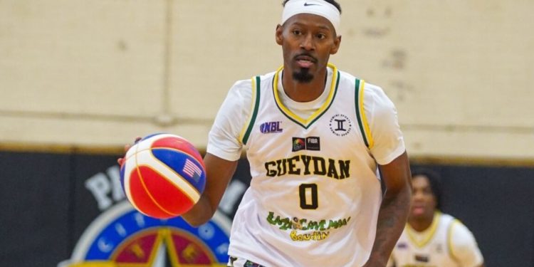 MAURICE REDMOND III LEADS DUCKS PAST DAWGS IMPROVES TO 3-0